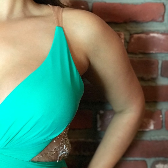 Terani Couture gown, never worn - Picture 2 of 6